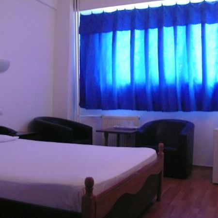 Hotel Uranus Букурещ Екстериор снимка