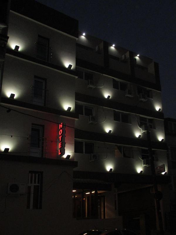 Hotel Uranus Букурещ Екстериор снимка