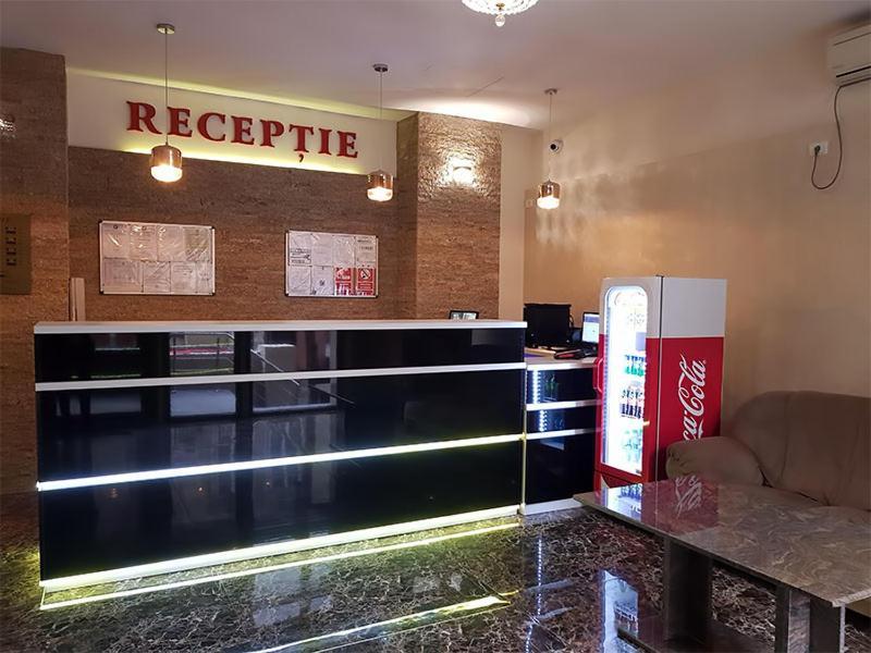 Hotel Uranus Букурещ Екстериор снимка