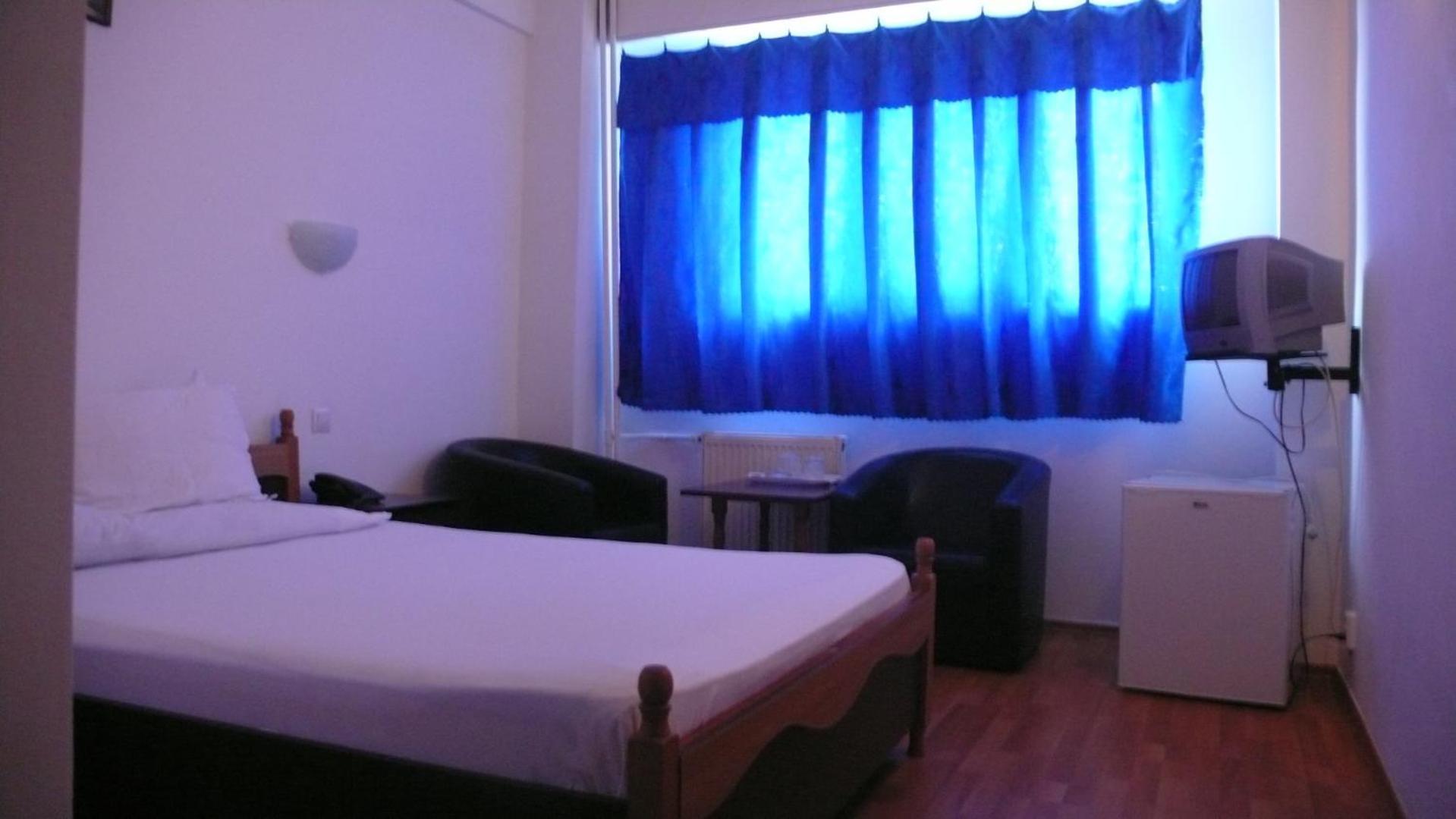 Hotel Uranus Букурещ Екстериор снимка
